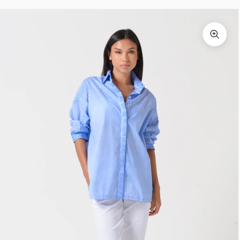 Size Medium Ploumanc'h buttons down shirt